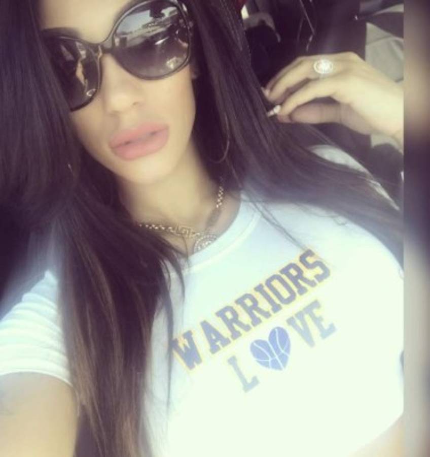 Ella es Roni Rose, la explosiva seguidora de los Warriors y Stephen Curry