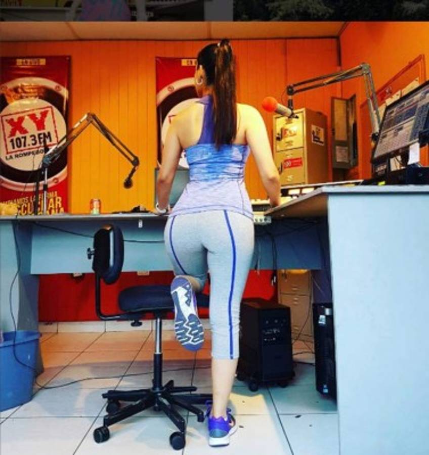 ¡UN ESPECTÁCULO! Así es Natalia Villars, la bomba sexy de la radio en Honduras