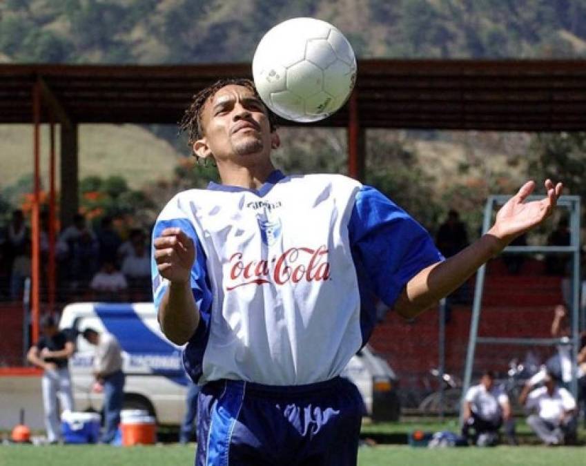 En la Liga de El Salvador están cerca de batir el récord histórico de goles del hondureño Williams Reyes