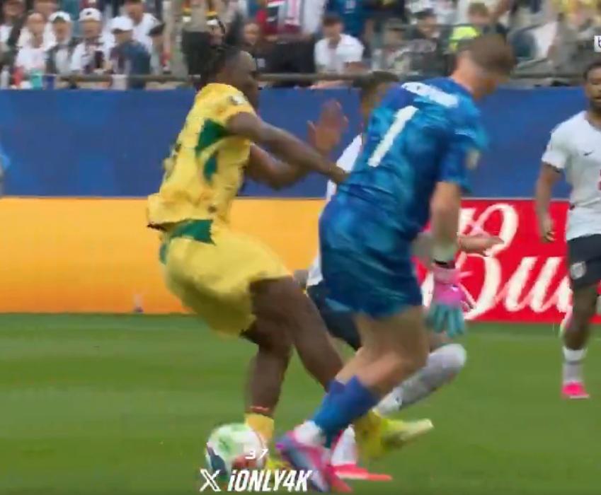 Dos polémicas: Así fue la actuación de Saíd Martínez en el Inglaterra vs Ghana