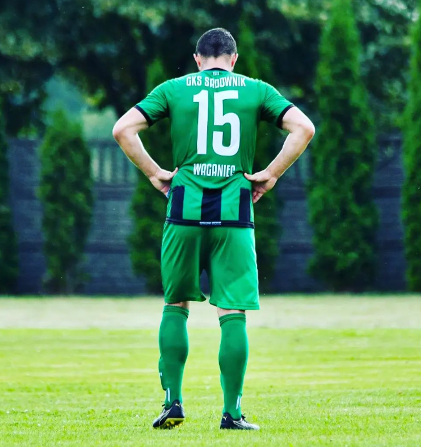 Era mejor que Lewandowski, el Chelsea de Mourinho le ofreció contrato, pero terminó borracho en las calles de Polonia