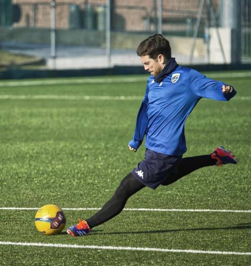 Fue desterrado de Argentina tras el Mundial y castigado con dos años: ahora entrena con un club de tercera división