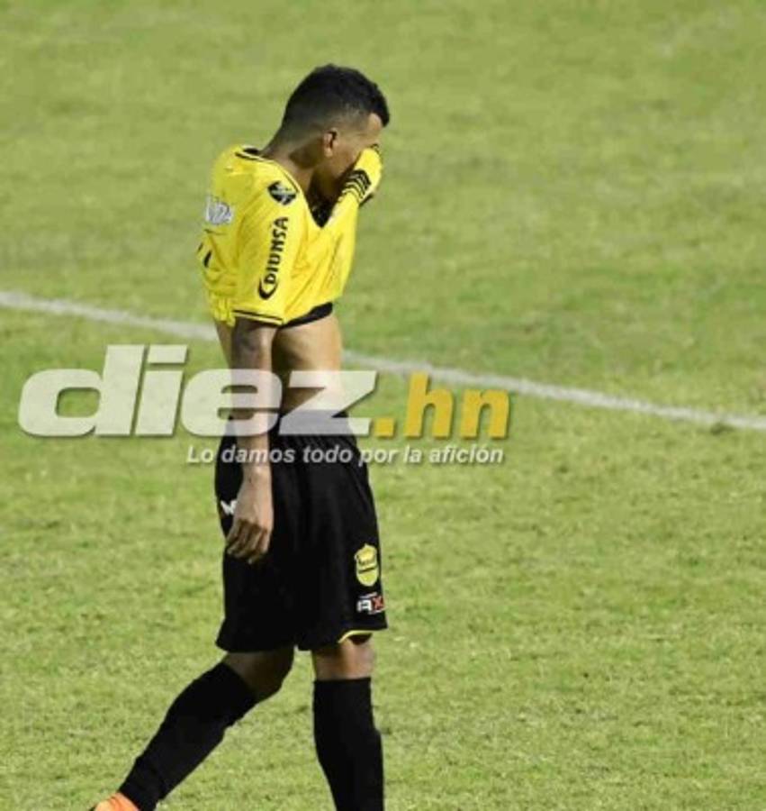 La tristeza del Real España, el enojo de Medford y el abrazo de 'Buba' López