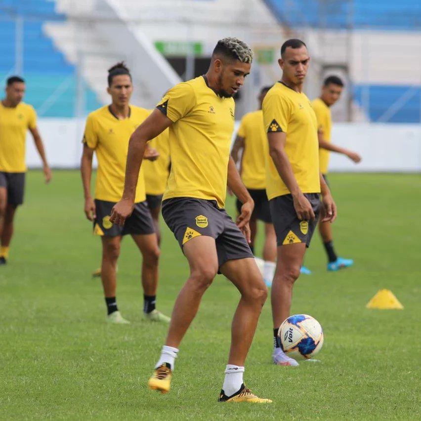 ¡Una baja confirmada y tres dudas! El remendado once que Real España peligraría a usar en la final ante Motagua