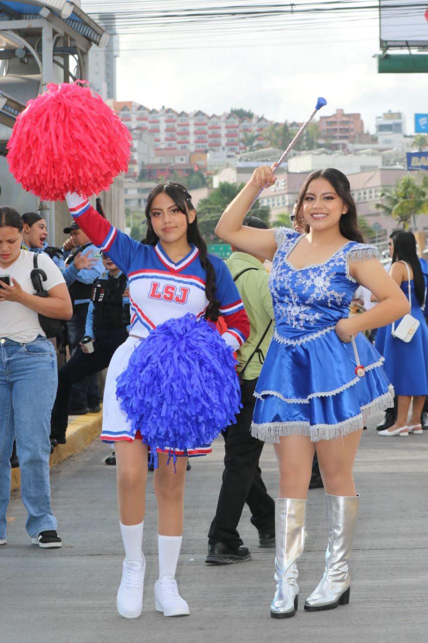 ¡Qué bellas! Palillonas se roban las miradas en los desfiles patrios 2026