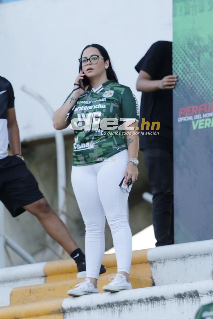 Semifinal llena de bellezas: Las hermosas chicas que engalanaron el Olímpico en el derbi sampedrano