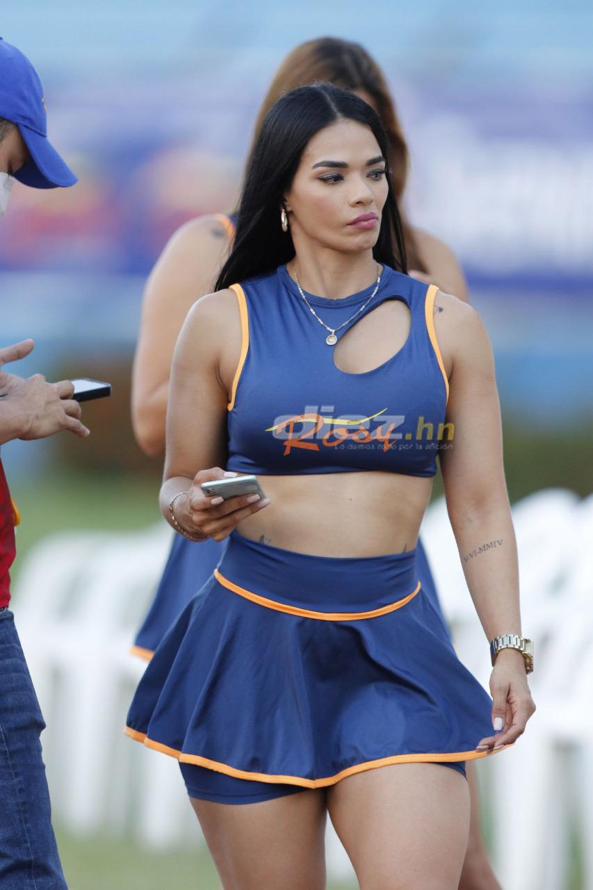 Semifinal llena de bellezas: Las hermosas chicas que engalanaron el Olímpico en el derbi sampedrano