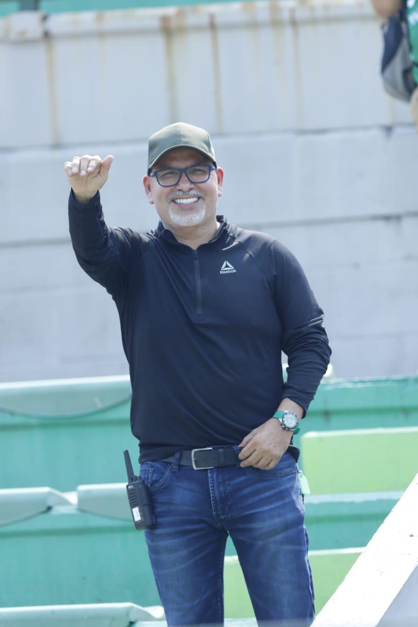 El presidente del Marathón, Orinson Amaya, desde muy temprano en labores en el estadio.