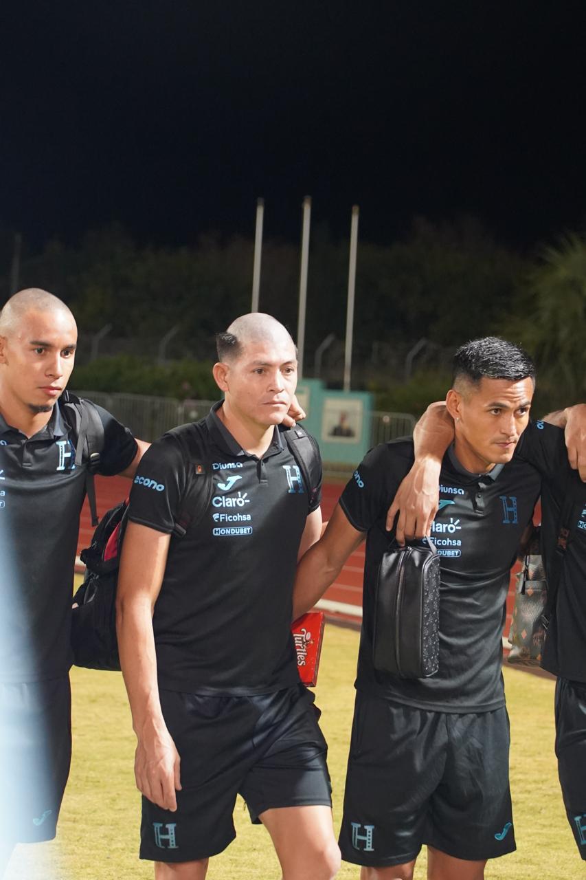 FOTOS: Chelito Martínez debuta con Honduras y le pasaron la ‘cero’; las catrachas en Bermudas y festejo de la ‘H’