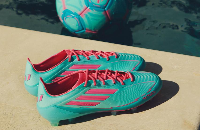 Messi presentó sus nuevos botines y los únicos 10 jugadores que podrán usarlos: ¡uno del Barcelona!