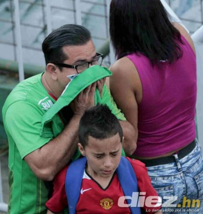 NO SE VIO: Aficionados terminan gaseados por la policía en el clásico sampedrano