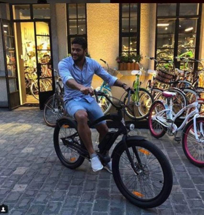 Jet privado con foto y firma: La millonaria vida que lleva Hulk en China