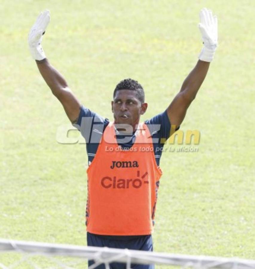 Honduras cerró su preparación con bromas, Costly de portero y un jugador pelón