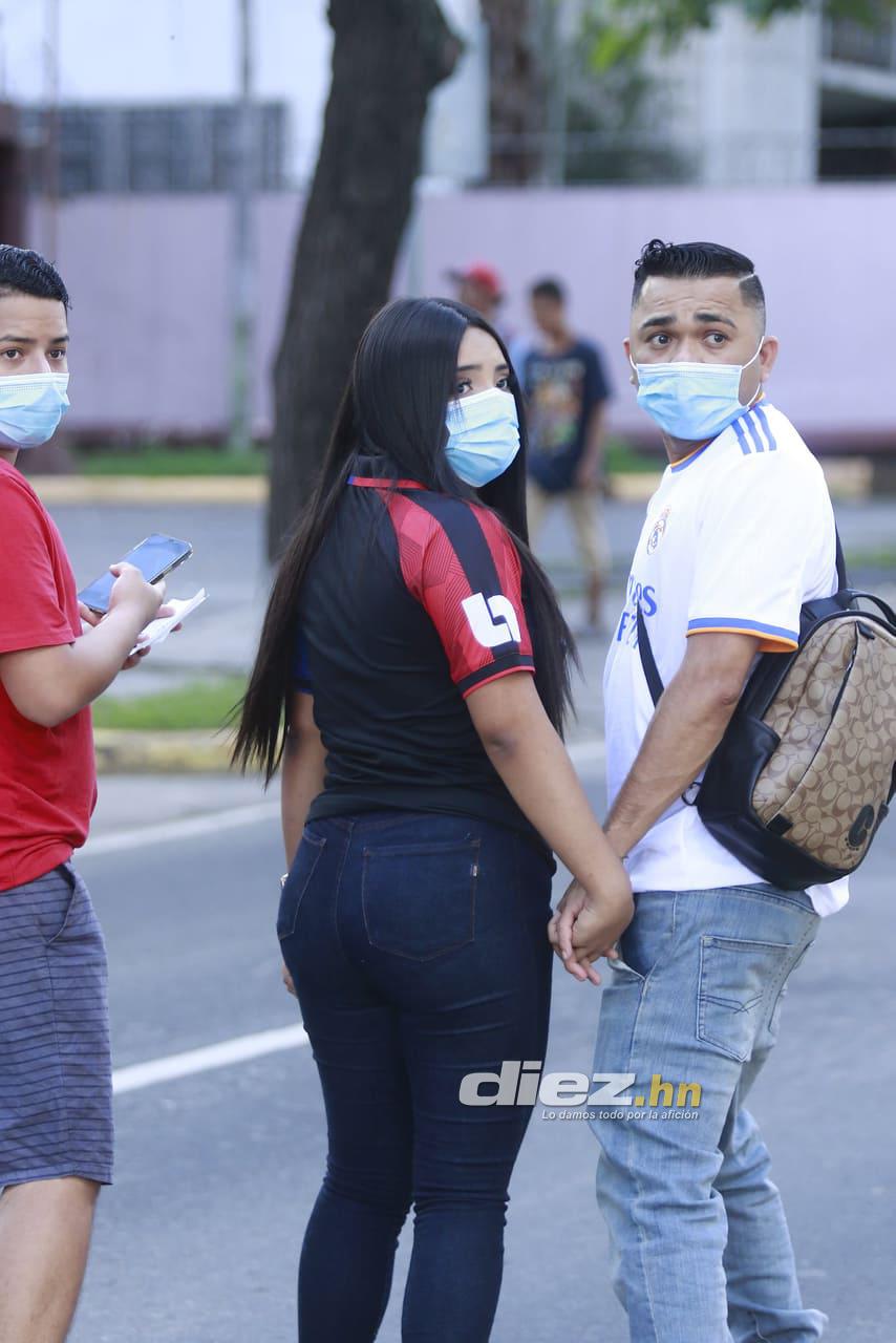 Seguridad, fiesta y mucho amor: así se vive en las afueras del Morazán previo a la final Real España-Olimpia