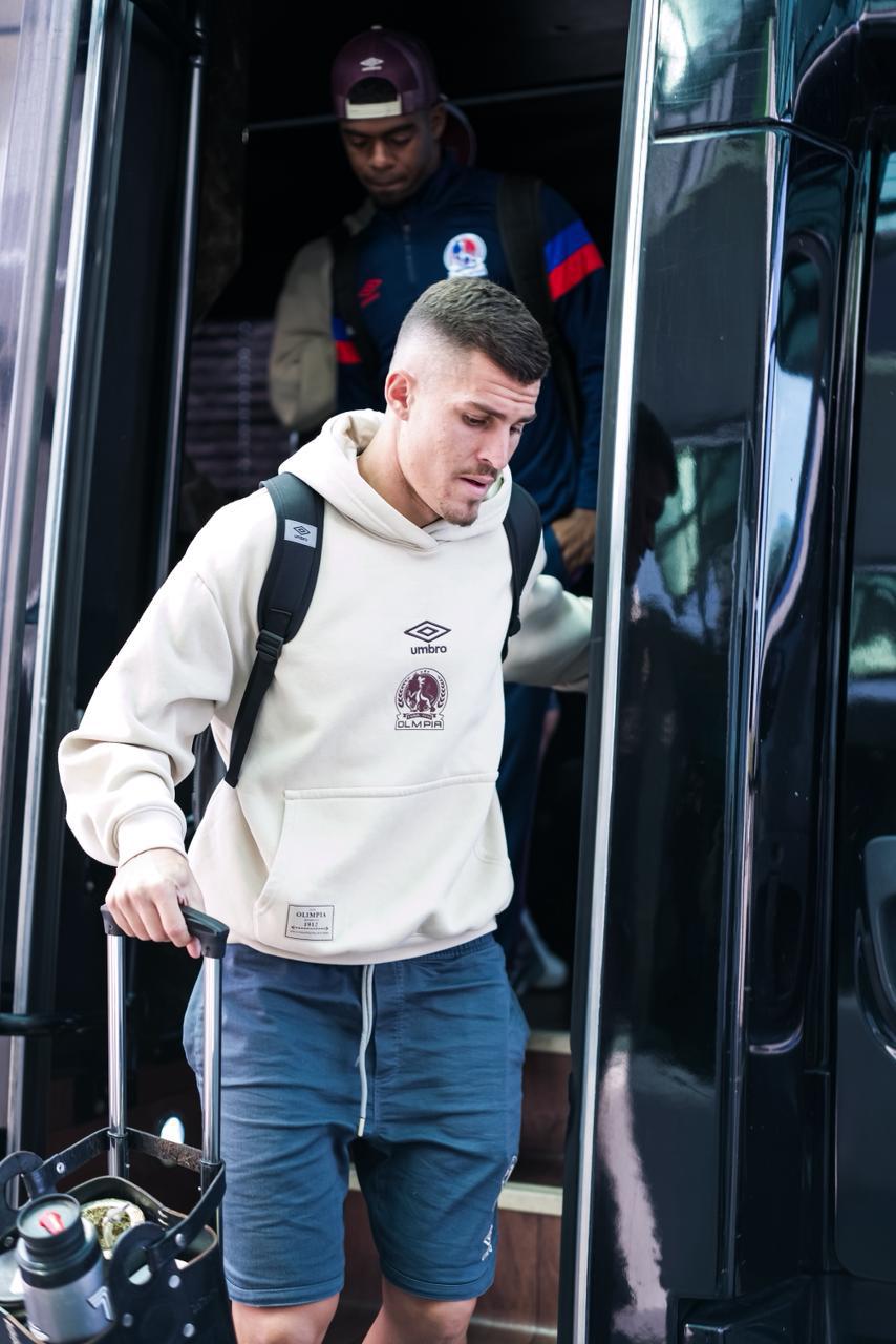 Olimpia y Marathón se encuentran en el aeropuerto de Estados Unidos; lo que pasó con Rubilio y Espinel