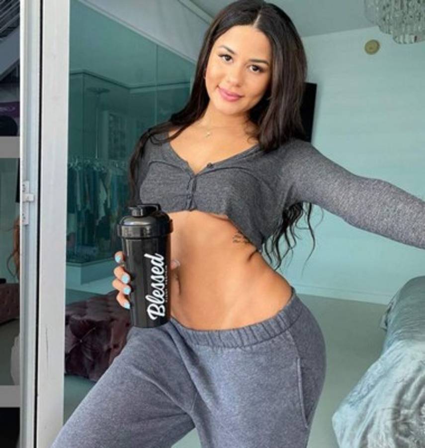 La sexy influencer que publica fotos íntimas con jugador de la NBA que la conquistó en Twitter