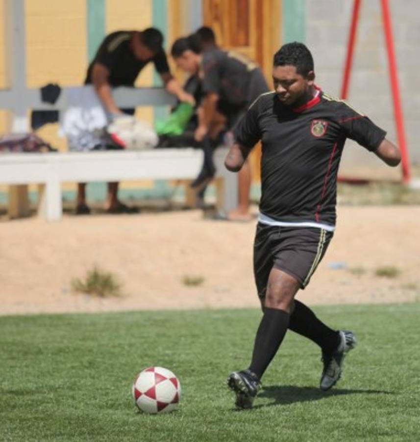FOTOS: Así es Olvin, el hondureño que juega sin manos