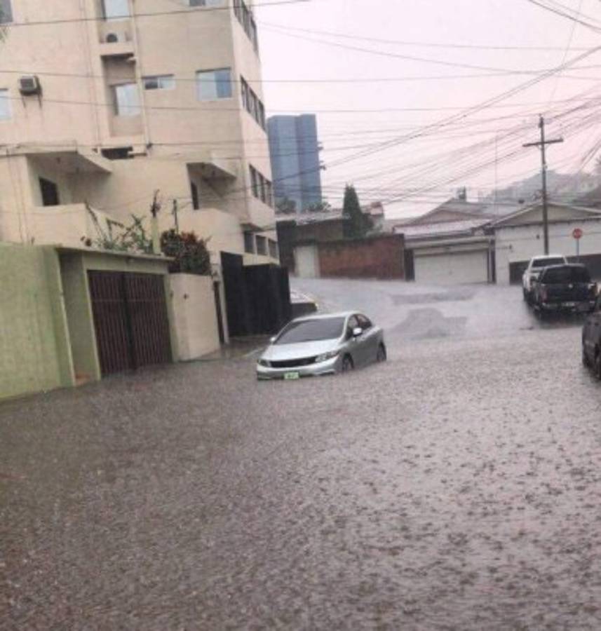 FOTOS: Caos, túneles inundados y destrucción deja fuerte lluvia en Tegucigalpa