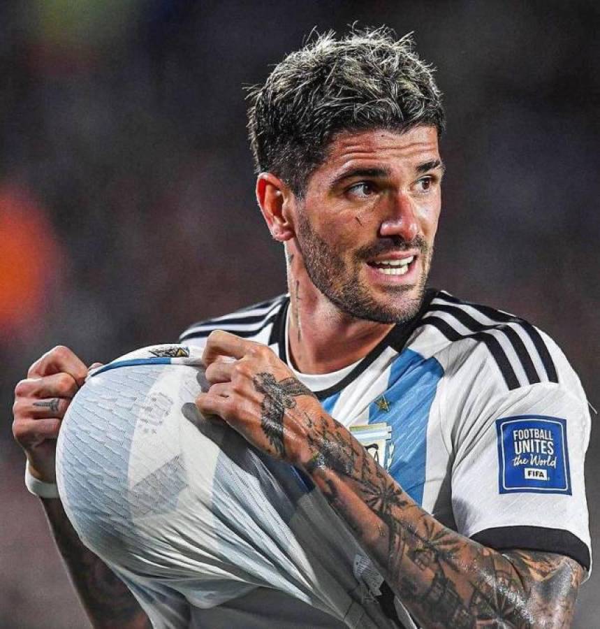 Picante periodista hace atrevida propuesta a Rodrigo De Paul, futbolista argentino del Atlético ¿Cómo lo conoció?