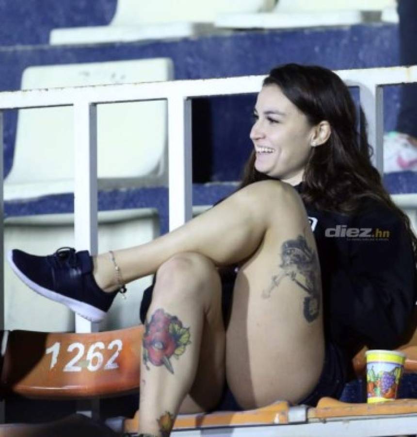 La hermosa chica que enamoró en el Nacional; la afición del Real España y el peligro del estadio capitalino