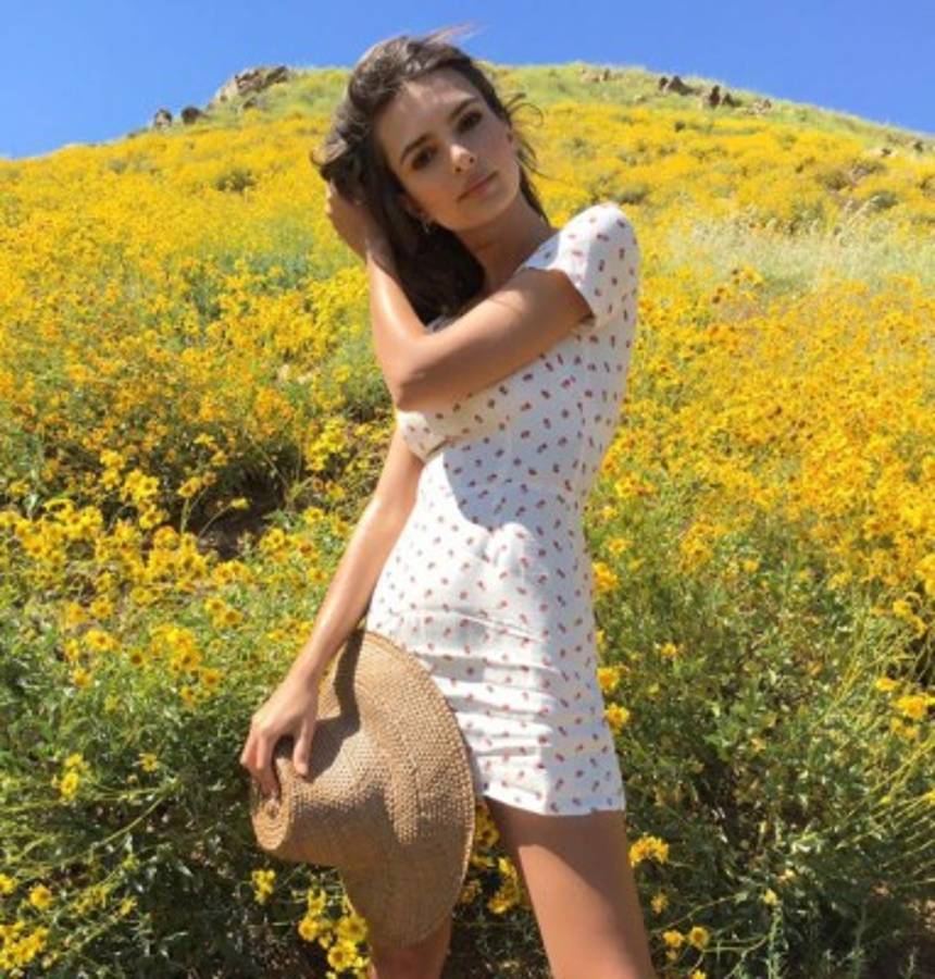 Emily Ratajkowski, la exfutbolista que incendió las redes con fotos desnuda