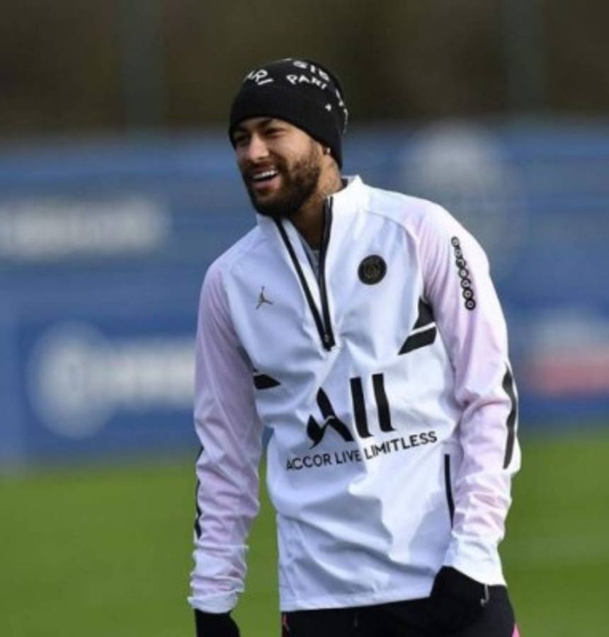 Neymar intenta ligar con la hermosa novia de famoso futbolista italiano; el nuevo lío del brasileño