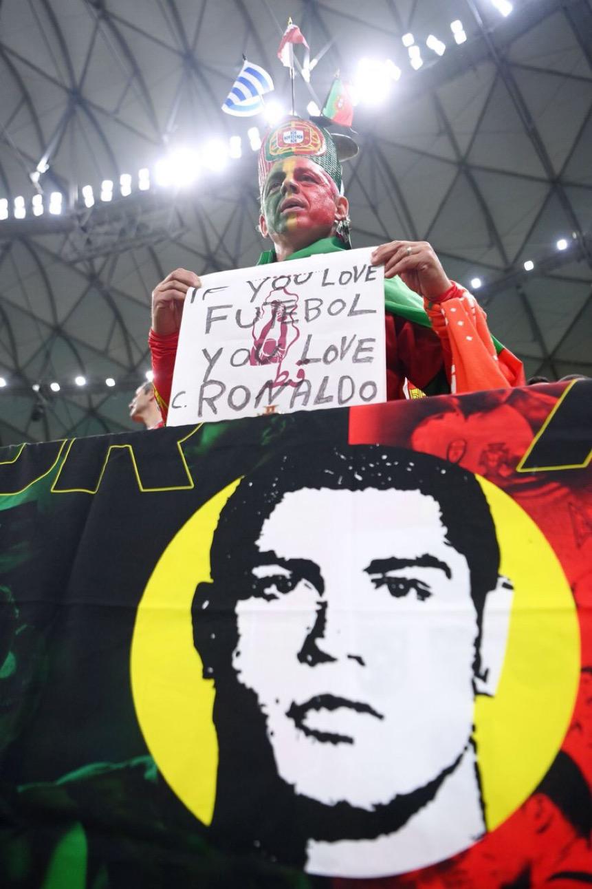 La reconciliación de Cristiano Ronaldo y Bruno Fernandes, el que invadió con la bandera LGBTIQ+ y la tristeza de Uruguay