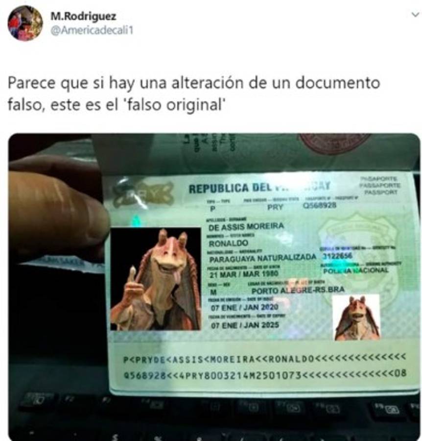 Ronaldinho, víctima favorita de los memes tras su detención en Paraguay por usa papeles falsos  