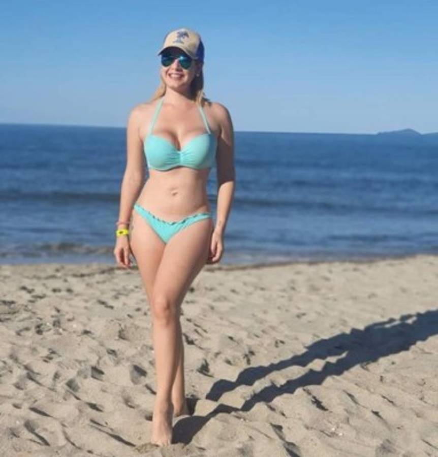 Linda Cruz, la sexy periodista deportiva centroamericana que pasa sus vacaciones en La Ceiba