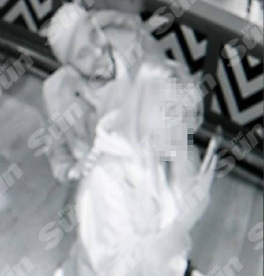 Escándalo sexual de figura del City: fue captado borracho, exhibiendo sus genitales y acosando a una mujer