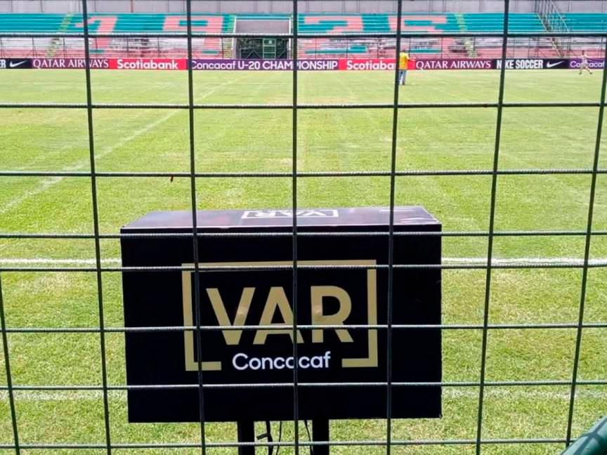 Confirman fecha para el VAR en Honduras: Liga Nacional recibe visita de la empresa que instalará el videoarbitraje