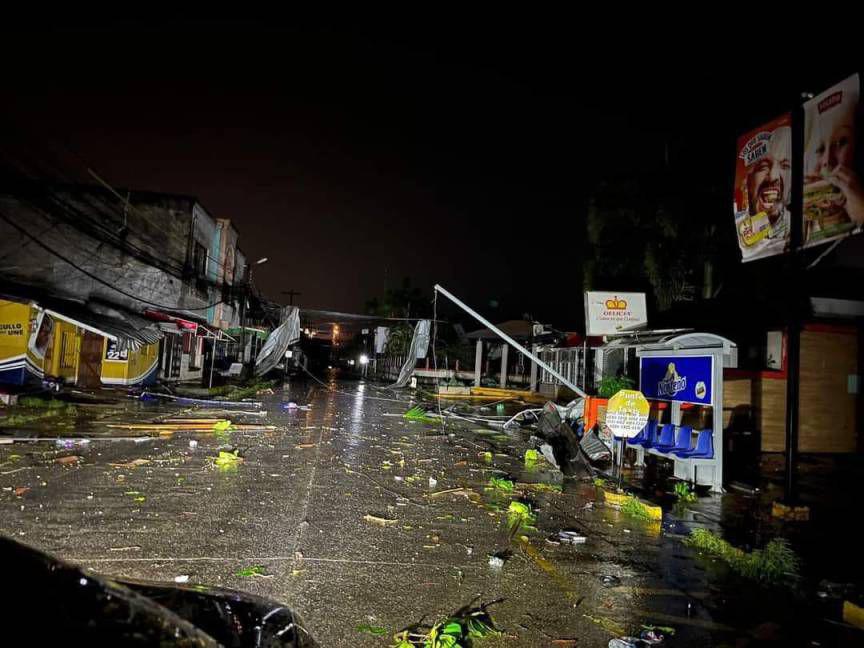 Informe especial: Puerto Cortés fue golpeado por fenómeno natural y así quedaron sus calles: “Perdimos nuestros techos”