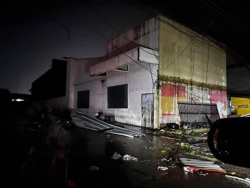 Informe especial: Puerto Cortés fue golpeado por fenómeno natural y así quedaron sus calles: “Perdimos nuestros techos”