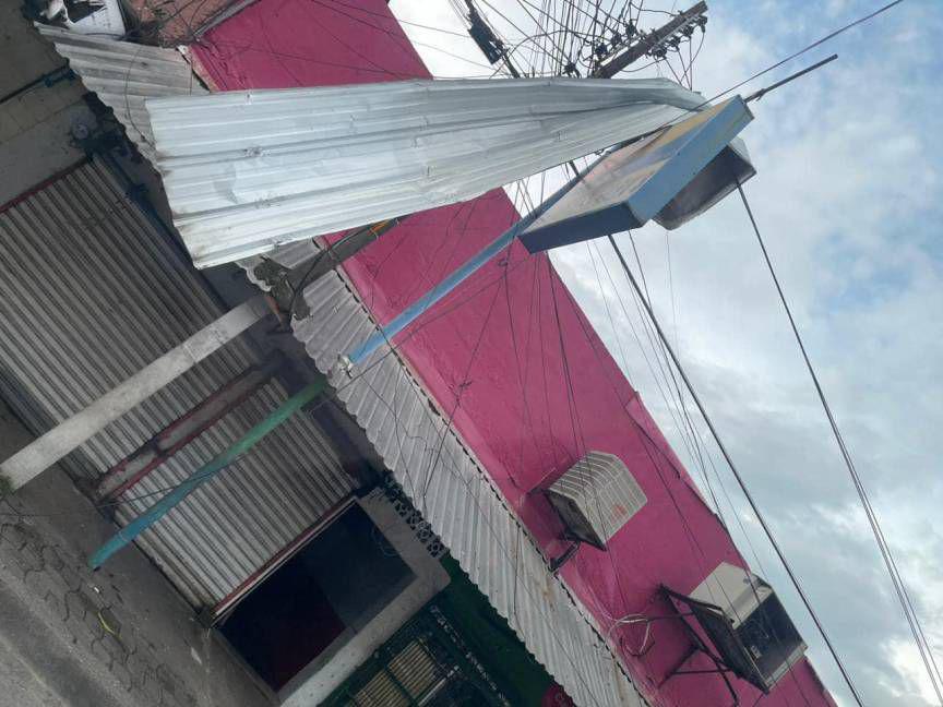 Informe especial: Puerto Cortés fue golpeado por fenómeno natural y así quedaron sus calles: “Perdimos nuestros techos”