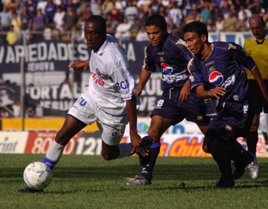 Clásico hondureño: Olimpia lidera triunfos ante Motagua fuera del Nacional