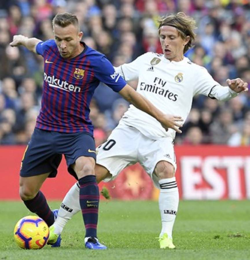 UNO A UNO: Suárez de los mejores clasificados del Barca en el clásico