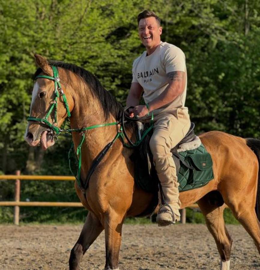 Mesut Ozil sigue sorprendiendo: brutal cambio físico y su nueva vida en Turquía alejado del fútbol