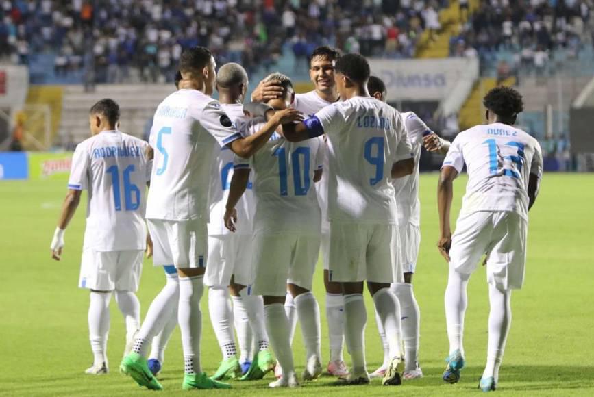 El motivo de la bronca de Palma, esposa de Emilio deslumbra y apoyaron a Honduras a pesar de la crisis de Olimpia