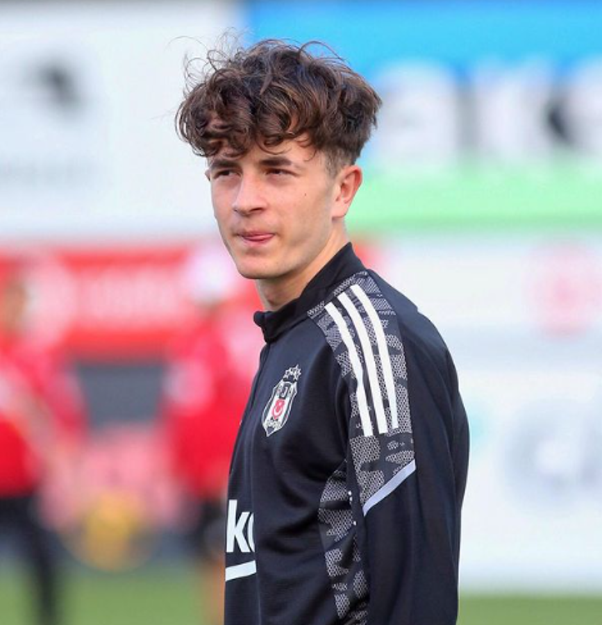 Se abrió una cuenta de Tinder y su club de toda la vida lo despide: ¿Qué tenía en el perfil?