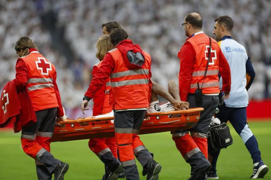 Guti señala el fichaje para reemplazar a Militao, el gesto de Vinicius y la pesadilla del Real Madrid