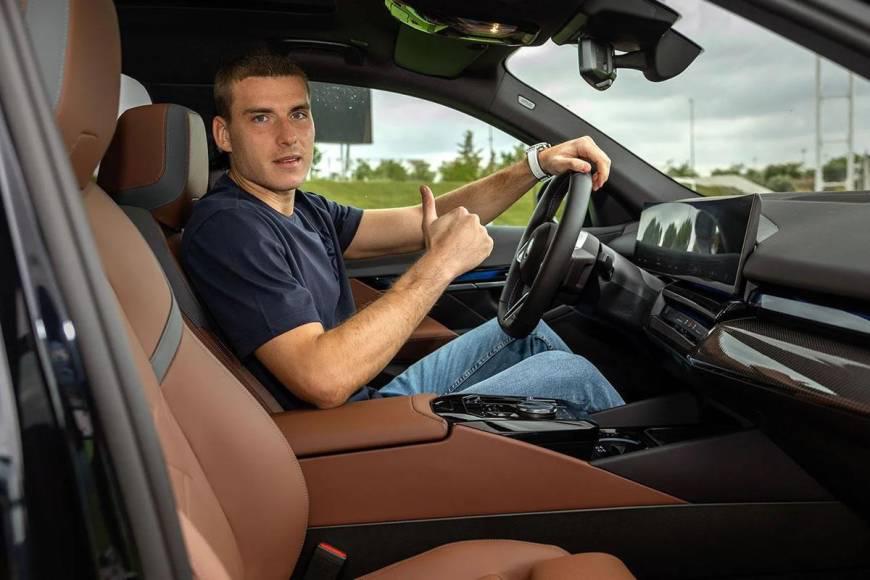 ¿Mbappé tiene el más caro?: así son los nuevos autos de los jugadores del Real Madrid; Endrick sorprende