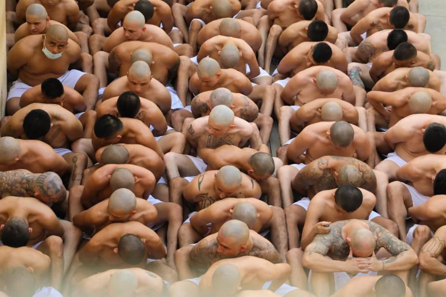 ¿Qué están comiendo? Nayib Bukele da a conocer las duras condiciones que viven los pandilleros en las cárceles de El Salvador