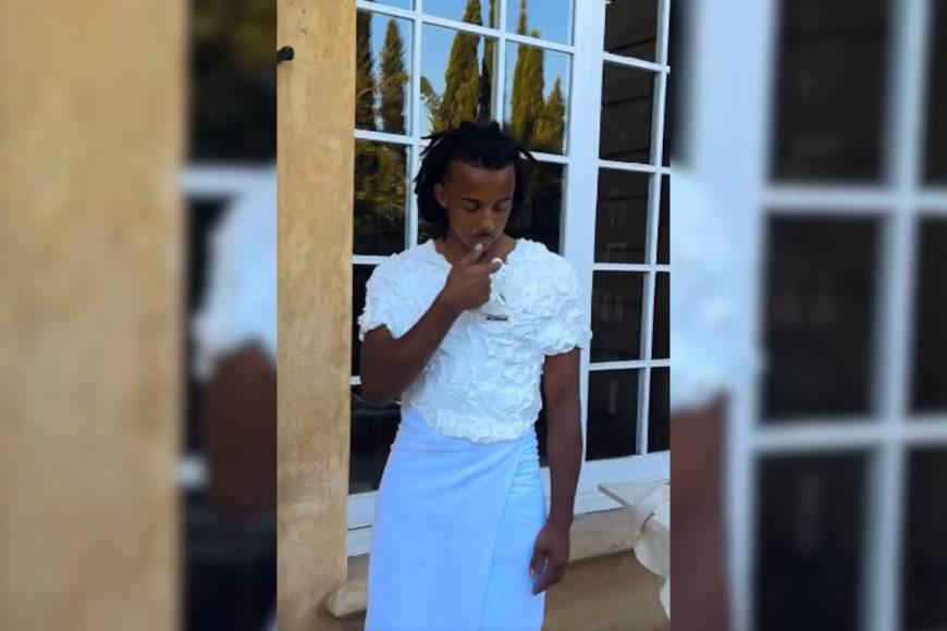 Jules Koundé causa revuelo: así son todos los excéntricos looks del futbolista de Barcelona que siempre está a la moda