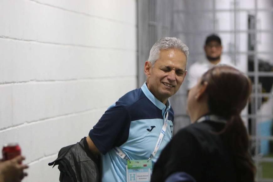 El motivo de la bronca de Palma, esposa de Emilio deslumbra y apoyaron a Honduras a pesar de la crisis de Olimpia