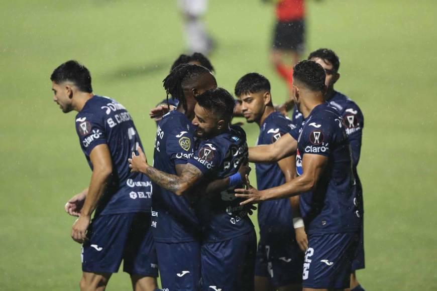 El villano del juego, motivo del berrinche de Rubilio Castillo y la pelea que hubo en el Motagua - Herediano