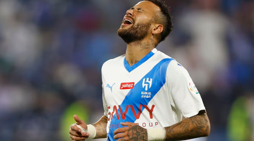 Neymar se quedaría temporalmente sin equipo hasta que logre recuperar su lesión.