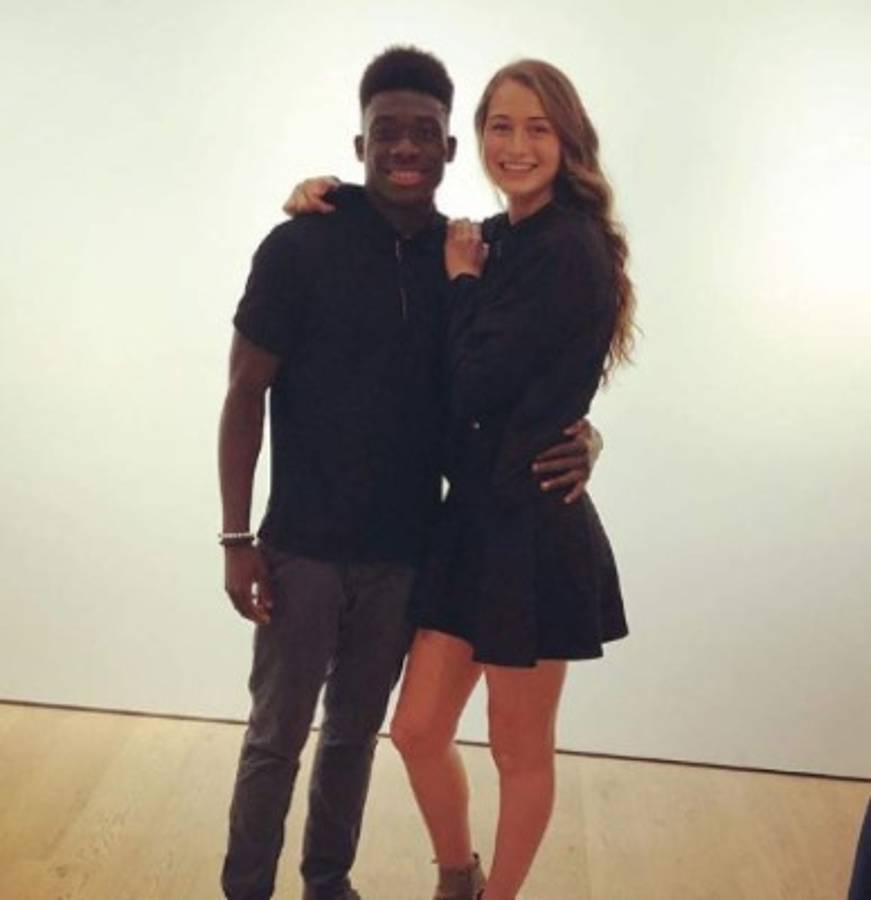 Jordyn Huitema, la preciosa delantera del PSG que conquistó a figura del Bayern Múnich