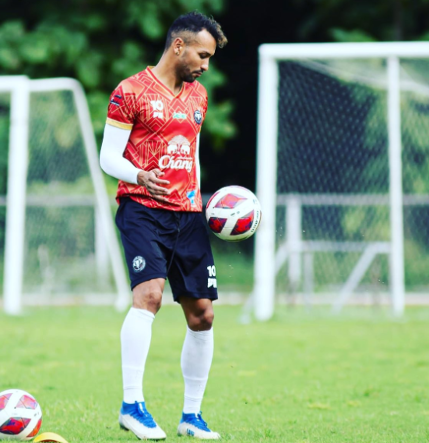 Le marcó al Real Madrid en la paliza del 5-0 y su vida dio un giro drástico tras dejar el Barcelona: ¡Juega en Tailandia!