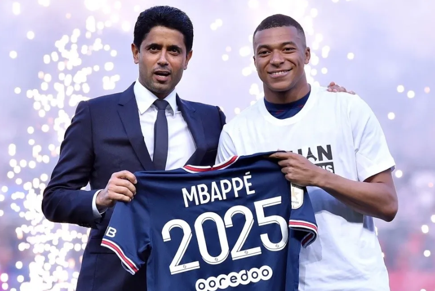 Al-Khelaifi esperaba que Mbappé renovara su contrato hasta 2025, pero el jugador se marcha gratis.