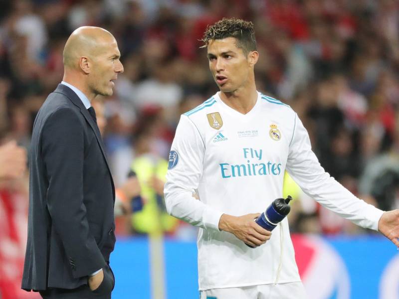 Zinedine Zidane y Cristiano Ronaldo durante la final de la Liga de Campeones que ganaron al Liverpool en Kiev.